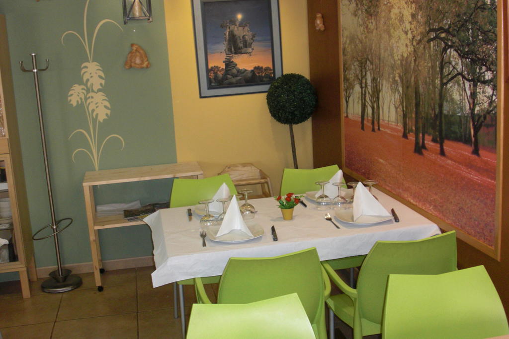 Ca La Conxita Hostal & Restaurante Hotel La Vajol ภายนอก รูปภาพ