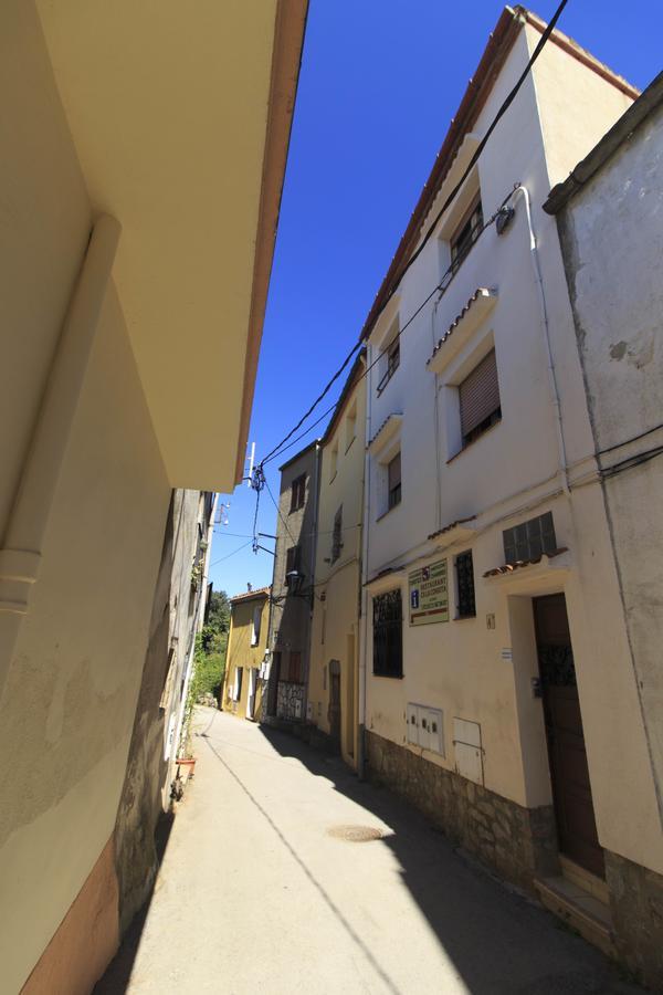 Ca La Conxita Hostal & Restaurante Hotel La Vajol ภายนอก รูปภาพ