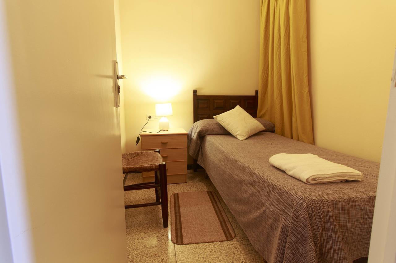 Ca La Conxita Hostal & Restaurante Hotel La Vajol ภายนอก รูปภาพ
