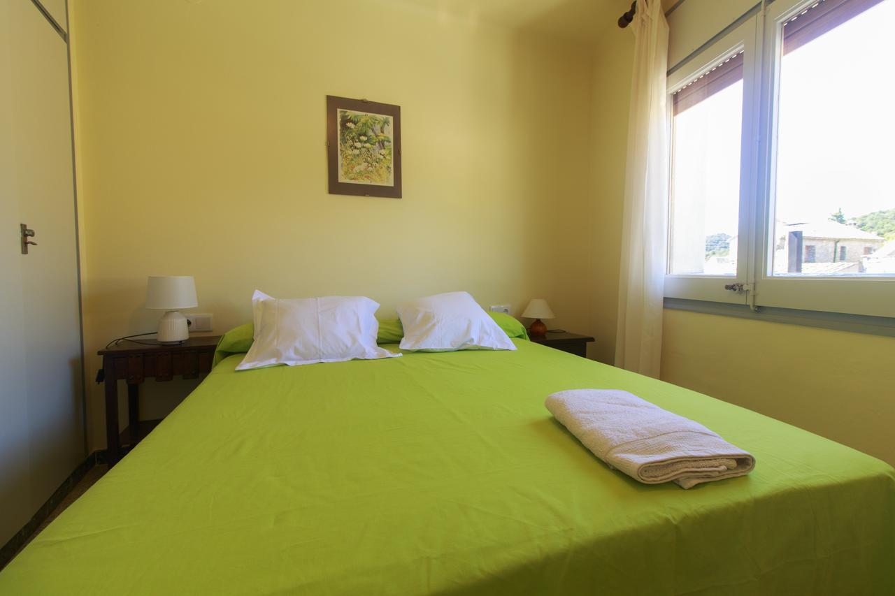 Ca La Conxita Hostal & Restaurante Hotel La Vajol ภายนอก รูปภาพ